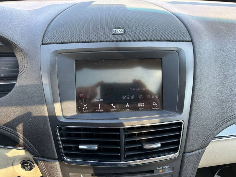 2018 Lincoln MKT Reserve