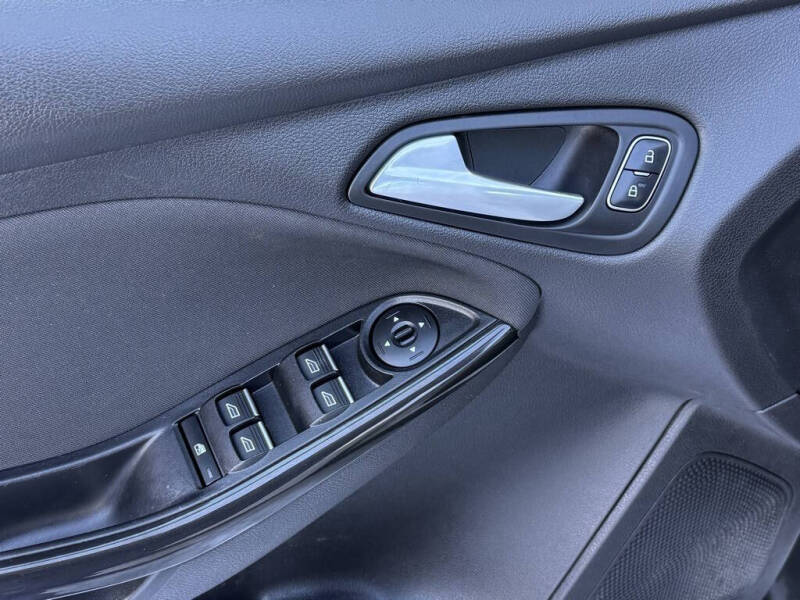 2017 Ford Focus Titanium