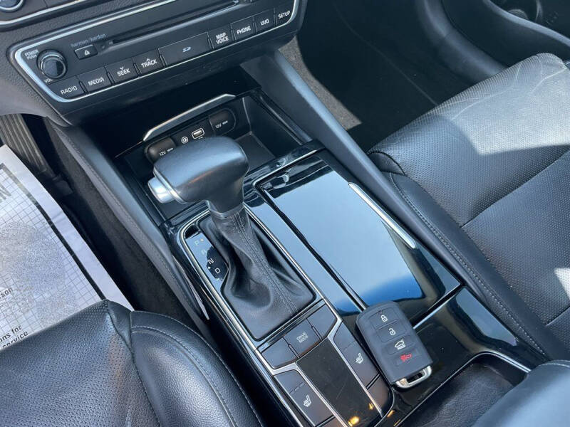 2017 Kia Cadenza Premium