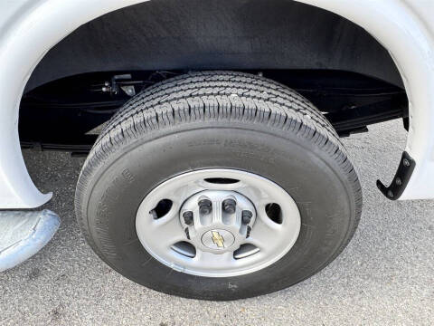 2023 Chevrolet Express 2500