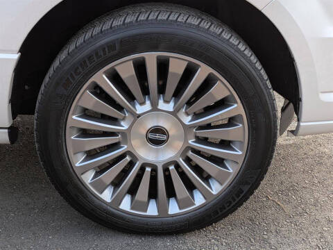 2016 Lincoln Navigator Select