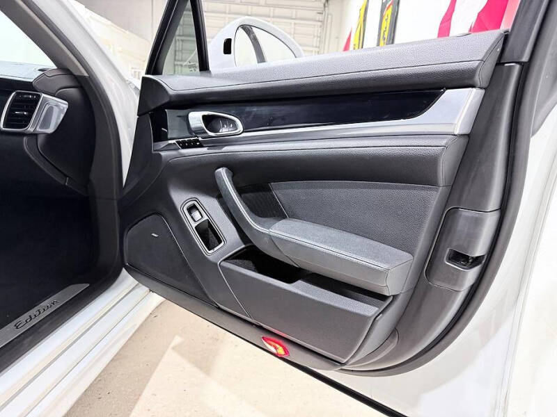 2016 Porsche Panamera
