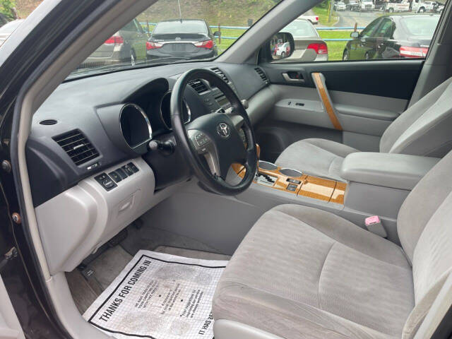 2008 Toyota Highlander Hybrid for sale at Hayasa Motors, LLC. in Sevierville, TN