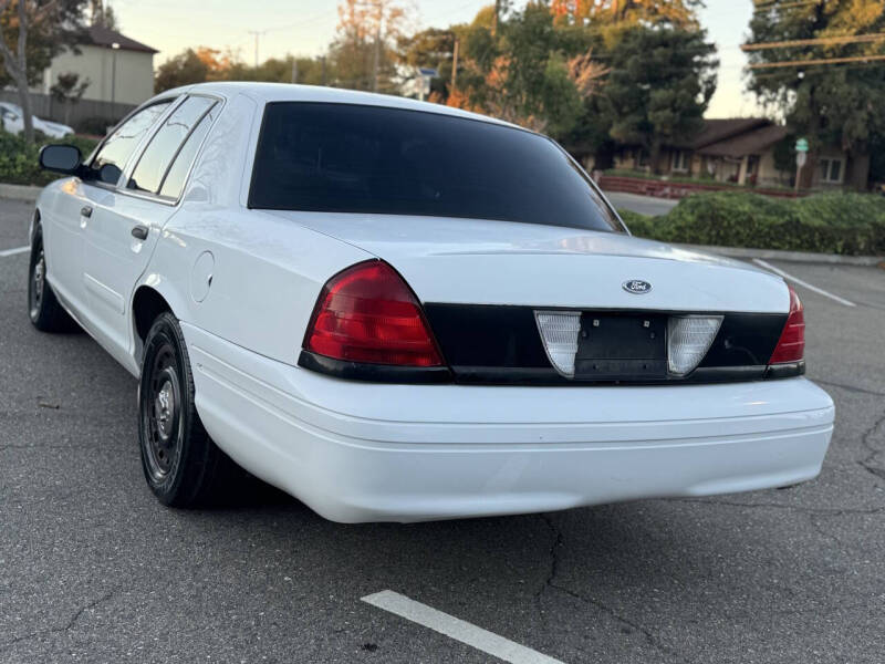2004 Ford Crown Victoria Police Interceptor