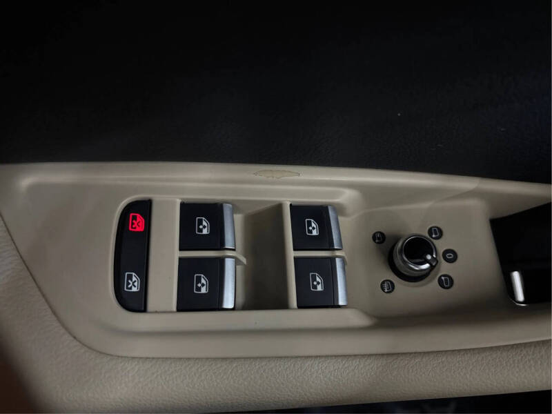 2017 Audi A4 2.0T quattro Premium Plus