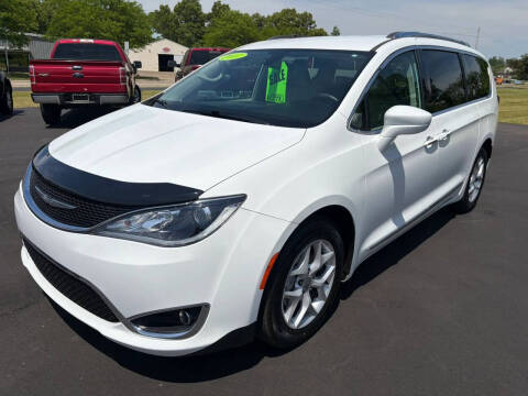 2017 Chrysler Pacifica Touring-L Plus