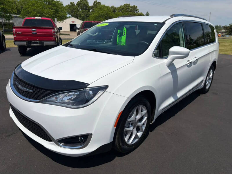 2017 Chrysler Pacifica Touring-L Plus