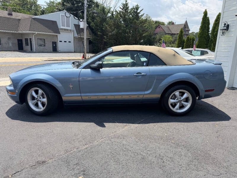 2007 Ford Mustang V6 Deluxe