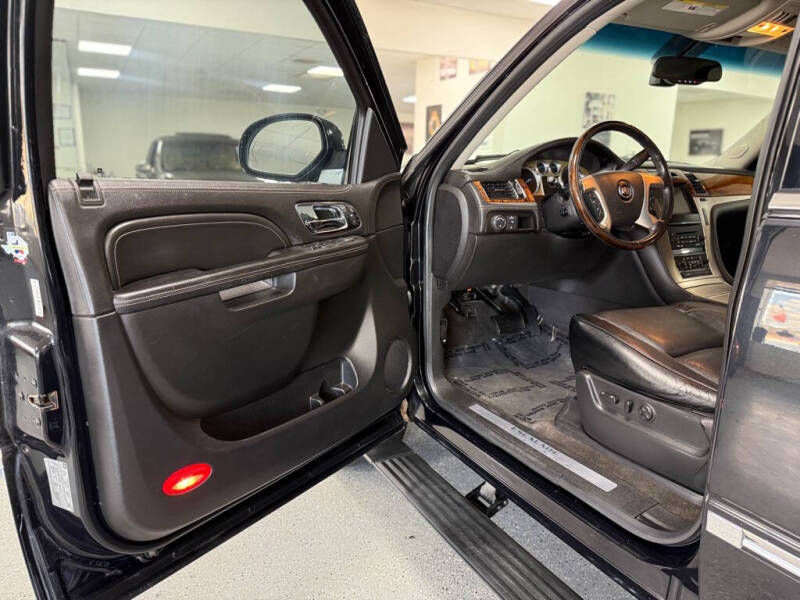 2013 Cadillac Escalade Platinum Edition