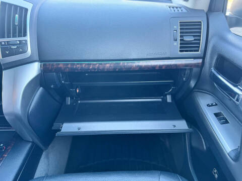 2013 Toyota Land Cruiser