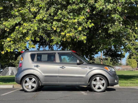2011 Kia Soul +