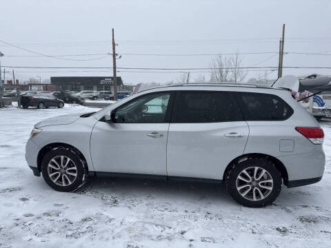 2016 Nissan Pathfinder SV