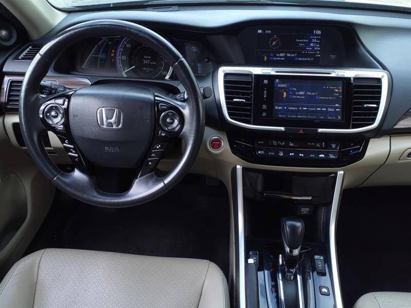 2017 Honda Accord Hybrid EX-L photo 17