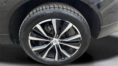 2023 Volvo XC60 B5 Plus Dark Theme