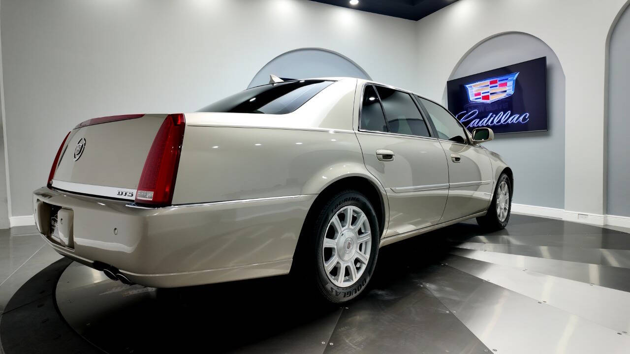 2009 Cadillac DTS 24