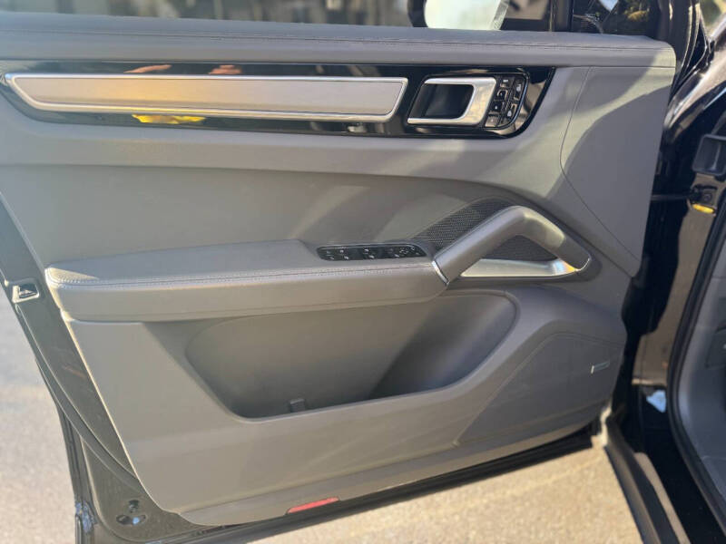Image 9 of 2020 Porsche Cayenne Turbo Coupe