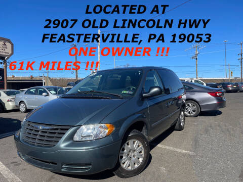 2005 Chrysler Town and Country for sale at Divan Auto Group - 3 in Feasterville PA