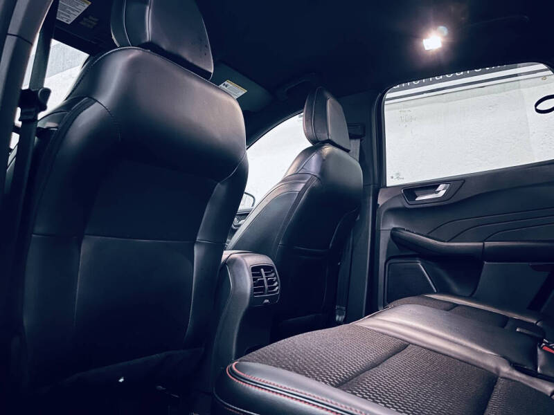 2025 Ford Escape ST-Line Select