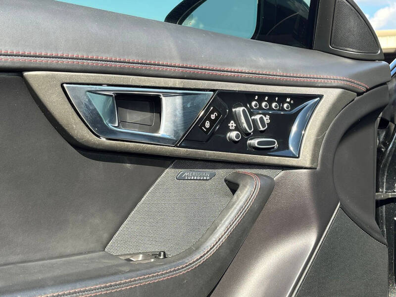 2015 Jaguar F-TYPE R