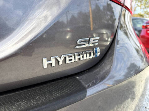 2023 Toyota Camry Hybrid SE