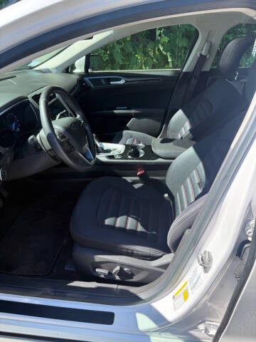 2014 Ford Fusion SE