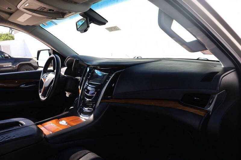 2016 Cadillac Escalade ESV Standard