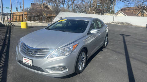 2012 Hyundai Azera for sale at Jeffrey Motors in Kenosha WI