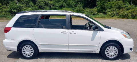 2004 Toyota Sienna LE 7 Passenger