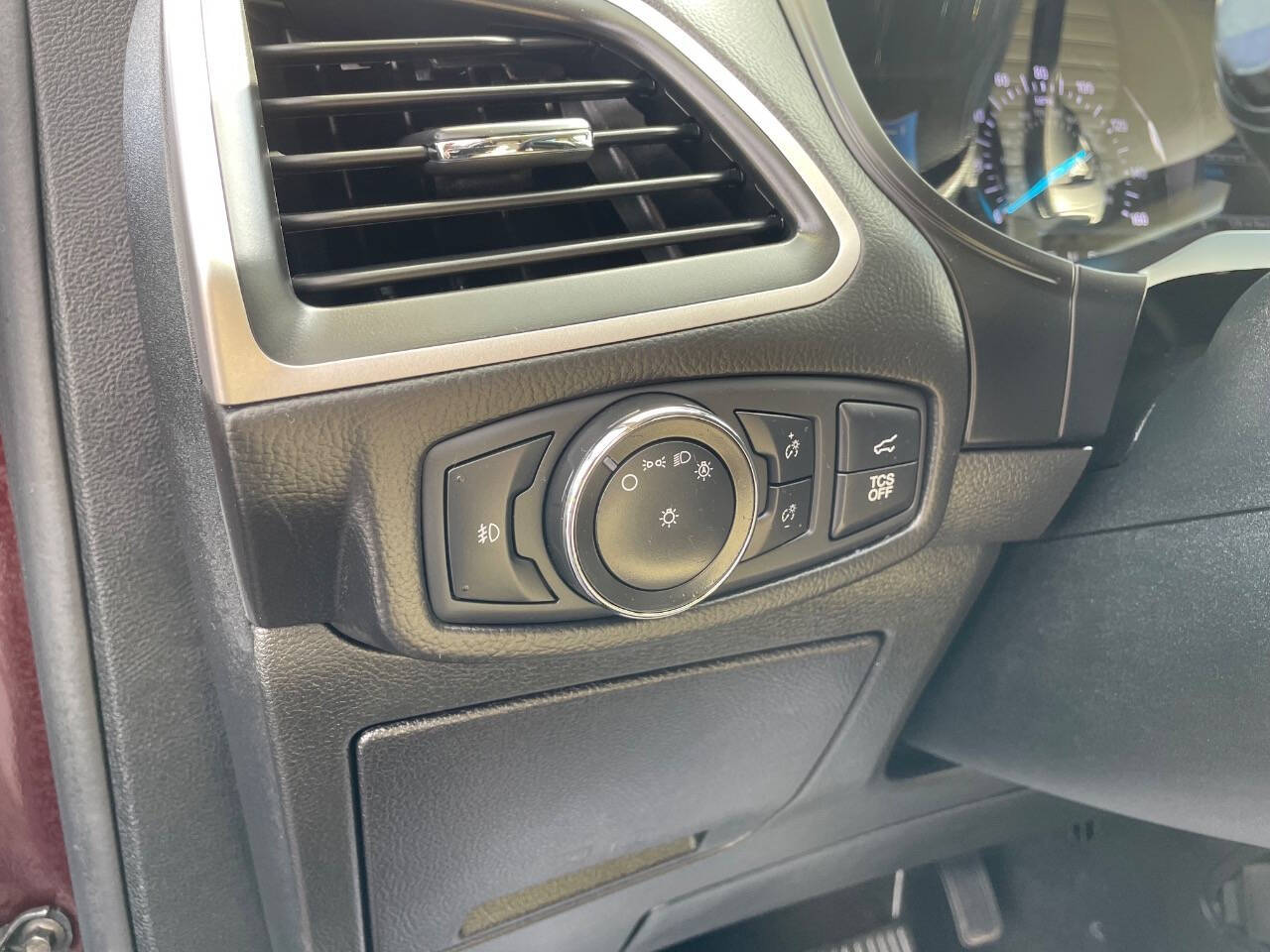 2022 Ford Edge SEL photo 13