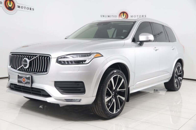 2022 Volvo XC90 T6 Momentum 7-Passenger
