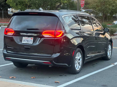 2017 Chrysler Pacifica