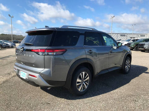 2025 Nissan Pathfinder SL