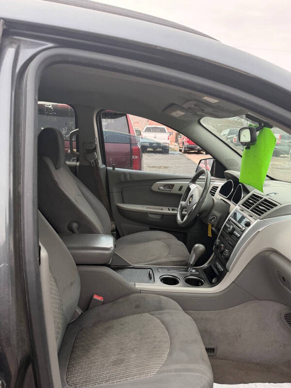 2011 Chevrolet Traverse LS