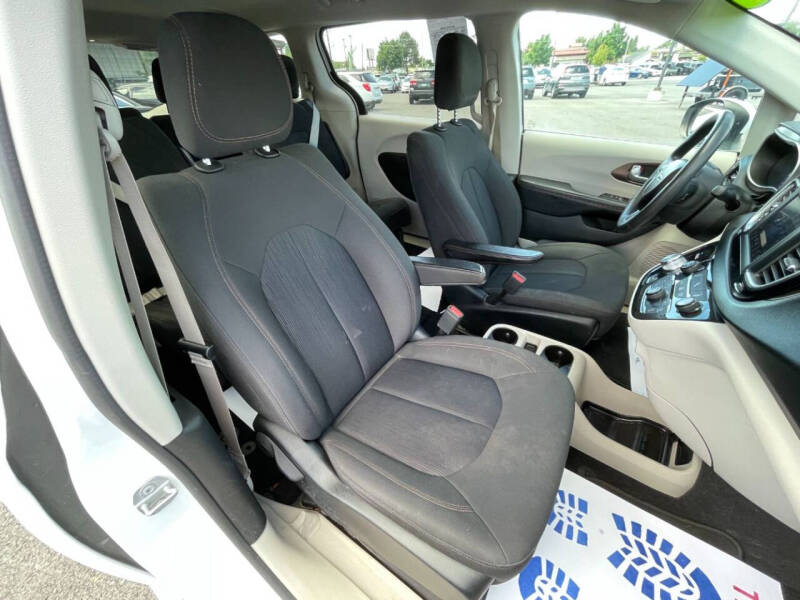 2018 Chrysler Pacifica LX