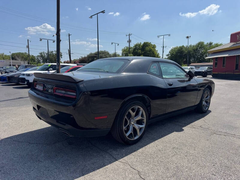 2017 Dodge Challenger SXT