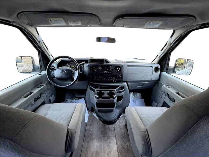 2014 Ford E-Series E-150 XLT
