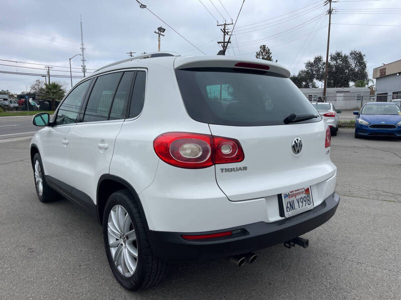 2011 Volkswagen Tiguan SEL