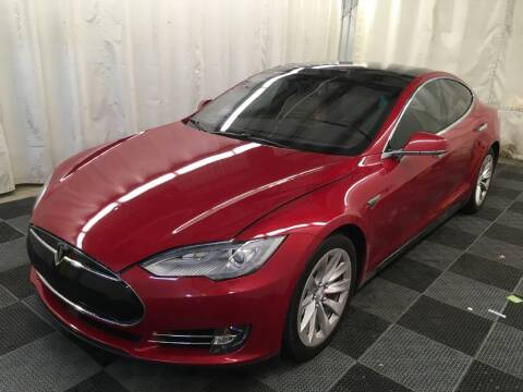2015 Tesla Model S for sale at Apple Auto in La Crescent MN