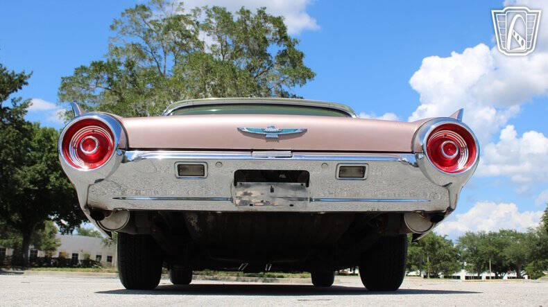 1962 Ford Thunderbird