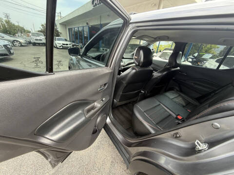 2019 Nissan Kicks SR