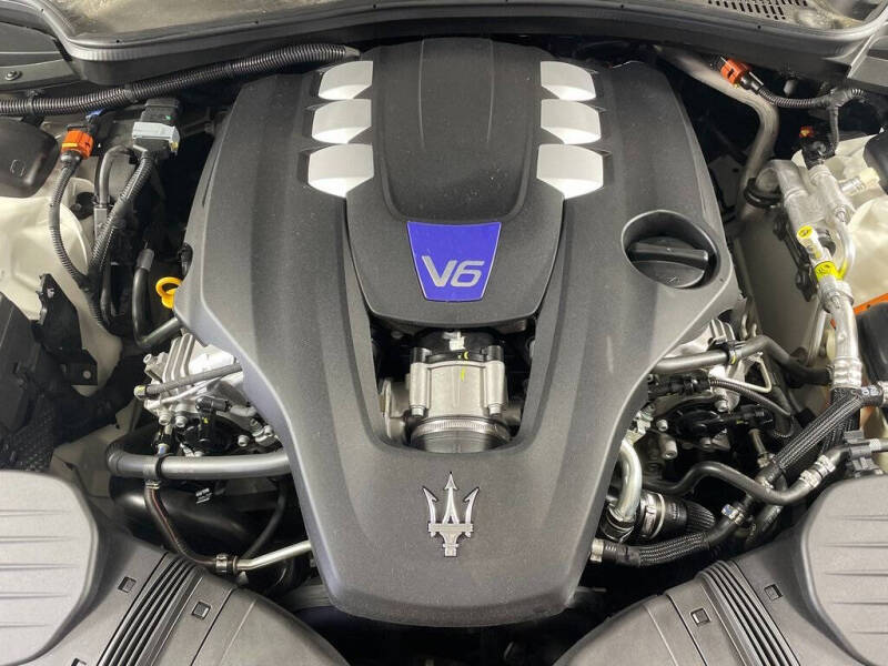 2022 Maserati Ghibli Modena