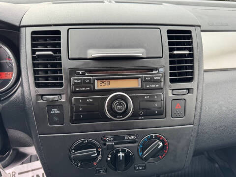 2010 Nissan Versa 1.8 S