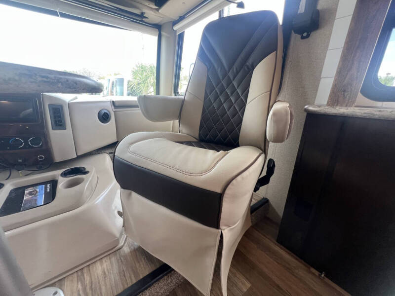 2017 Thor Motor Coach ACE BUNK HOUSE