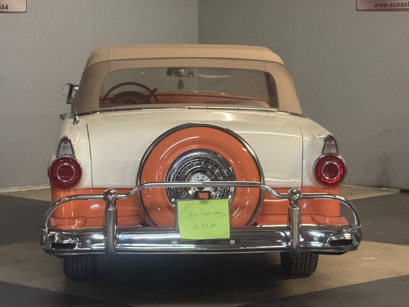 1956 Ford Sunliner