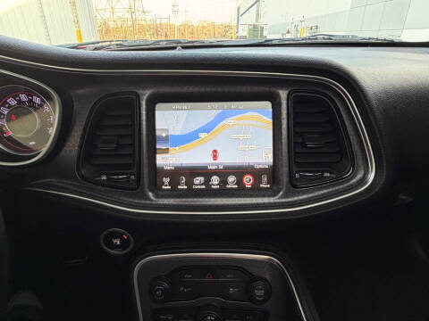 2016 Dodge Challenger SXT Plus