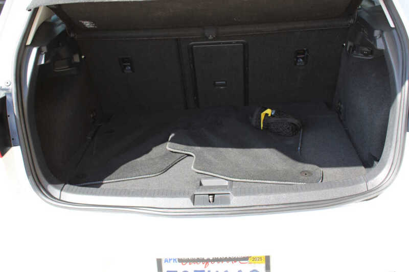 2016 Volkswagen e-Golf SE