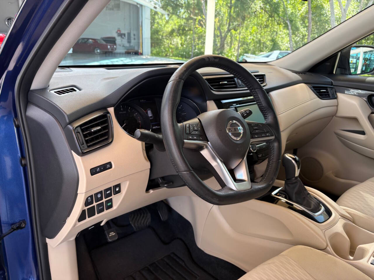 2020 Nissan Rogue 23