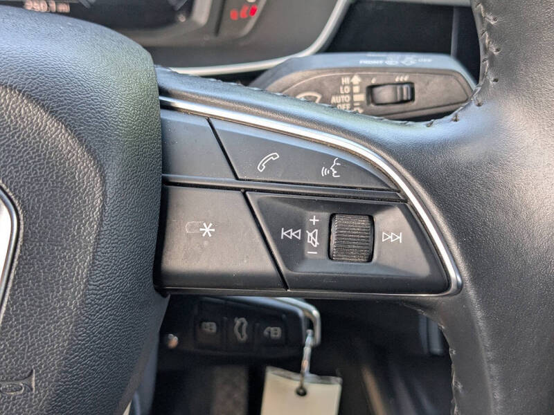 2020 Audi Q3 quattro Premium 45 TFSI