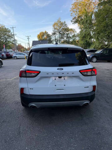 2020 Ford Escape SE