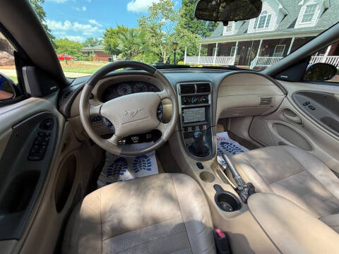 2004 Ford Mustang GT Deluxe
